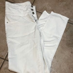 White skinny jeans